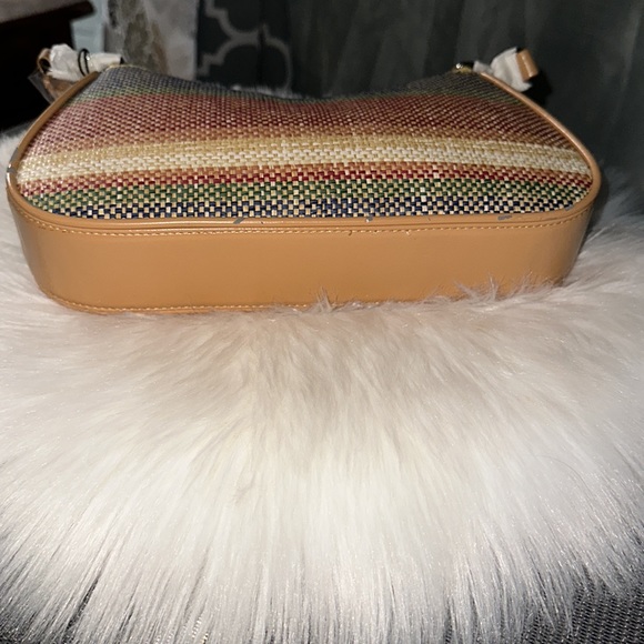 (NWT) BLU New York woven handbag in an iridescence color, 10x5" - Picture 4 of 11